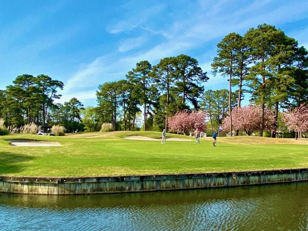 The 13th hole at Bide-A-Wee