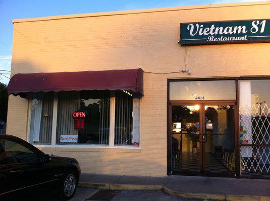 Exterior of Vietnam 81 Restaurant in Portsmouth, Virginia