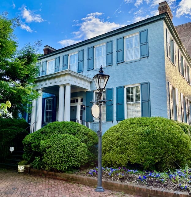 Historic Macon House photo view the front and right side