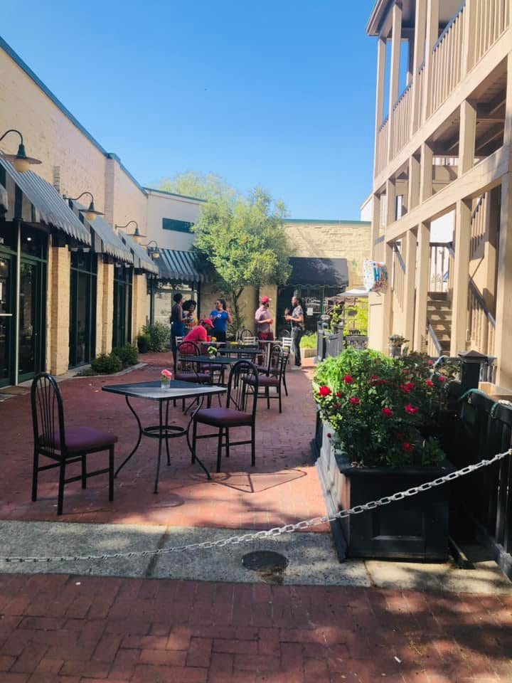 Outside patio seating at Thai Basil in Portsmouth, Virginia Outside patio seating at Thai Basil in Portsmouth, Virginia