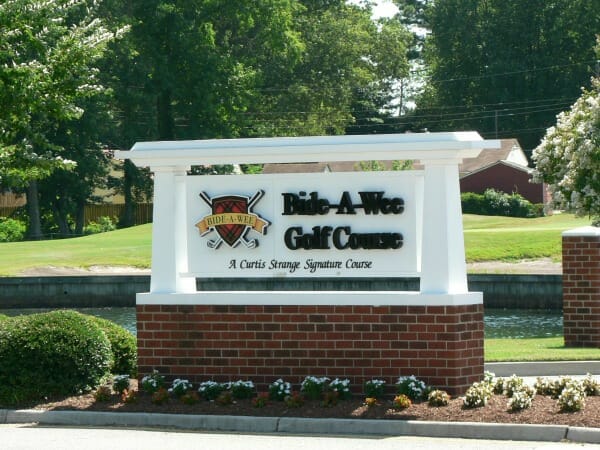 Sign at the entrance of Bide-A-Wee Golf Course & Pro Shop in Portsmouth, Virginia