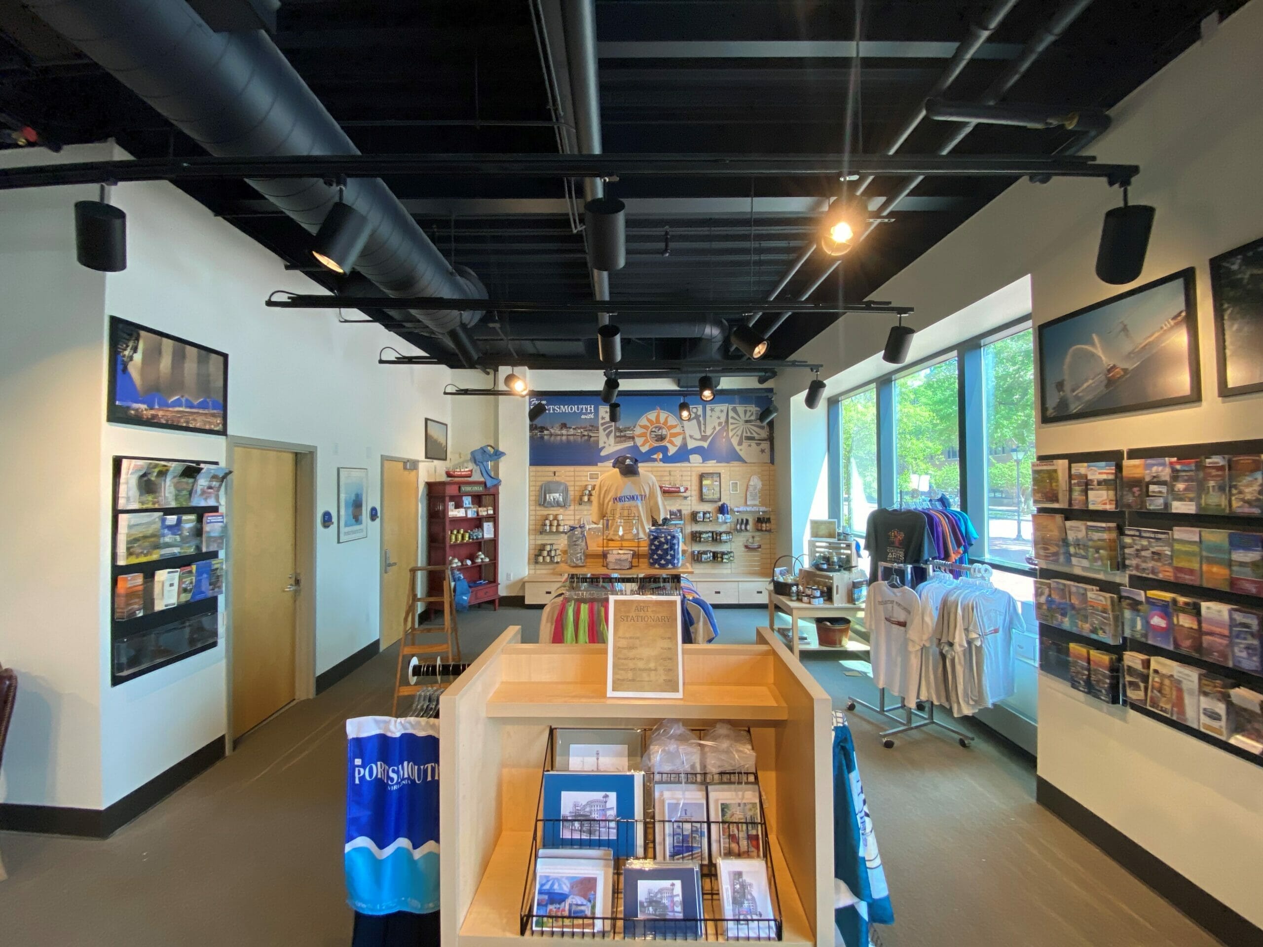 Image of the interior of the Portsmouth Virginia welcome center with gifts and brochures.